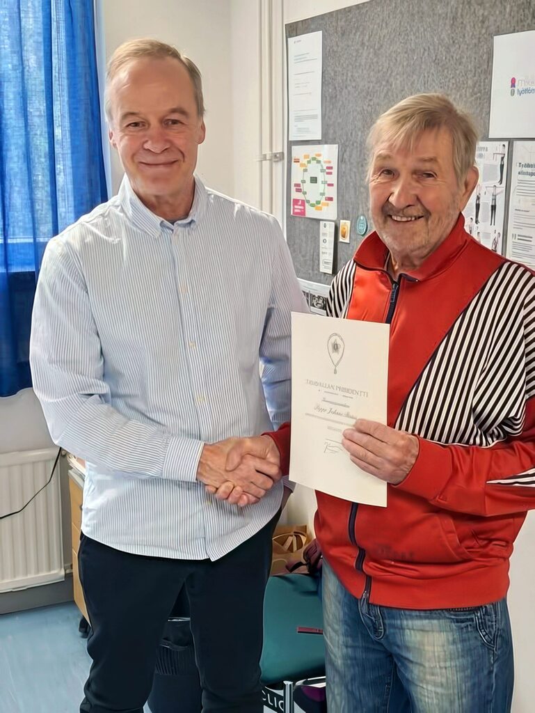 Vuosikokouksessa palkitut Seppo Ratia ja Heikki Pyrhönen